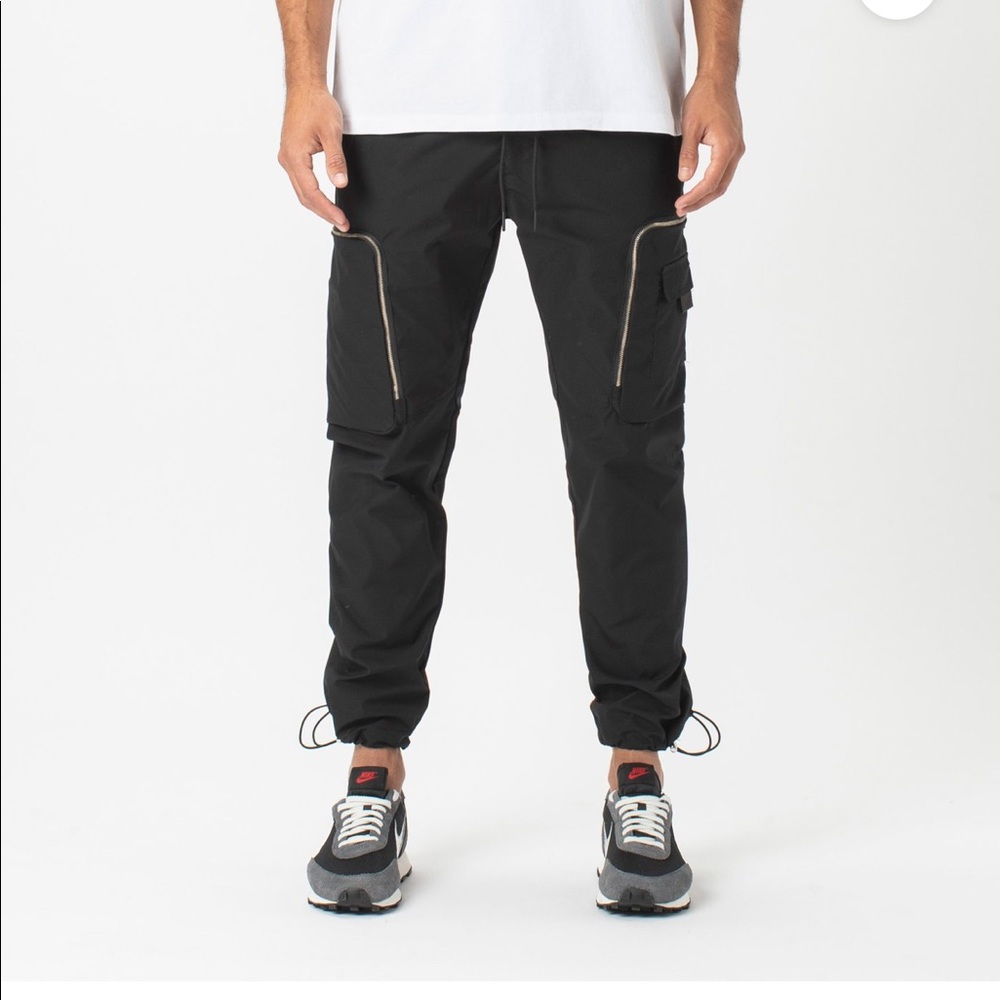 🔥🔥Zanerobe cargo pants (Jumpa+ tech pant black)
